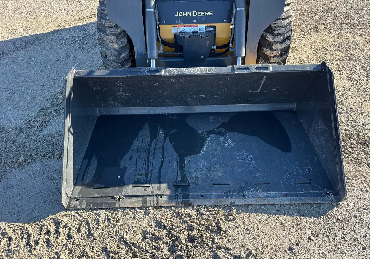 2017 John Deere 318G skid steer loader