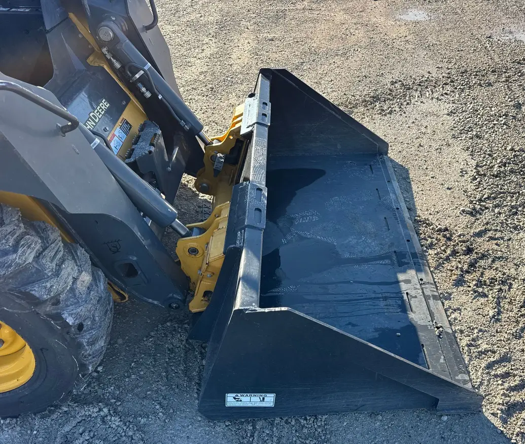 2017 John Deere 318G skid steer loader