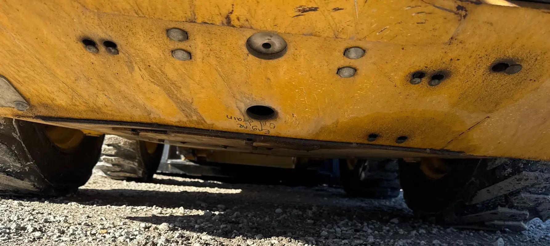 2017 John Deere 318G skid steer loader