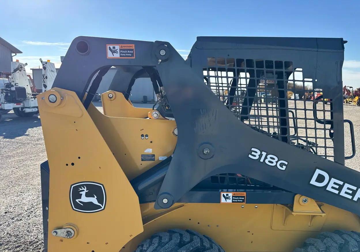 2017 John Deere 318G skid steer loader