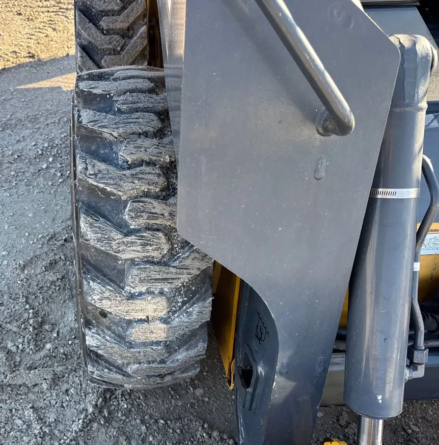 2017 John Deere 318G skid steer loader