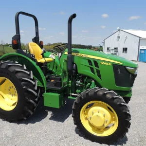 2018 JOHN DEERE 5065E tractor