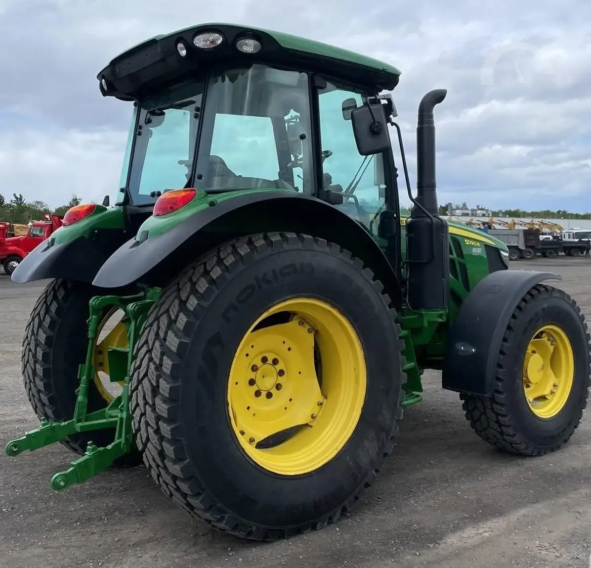 2018 JOHN DEERE 5090R Tractor