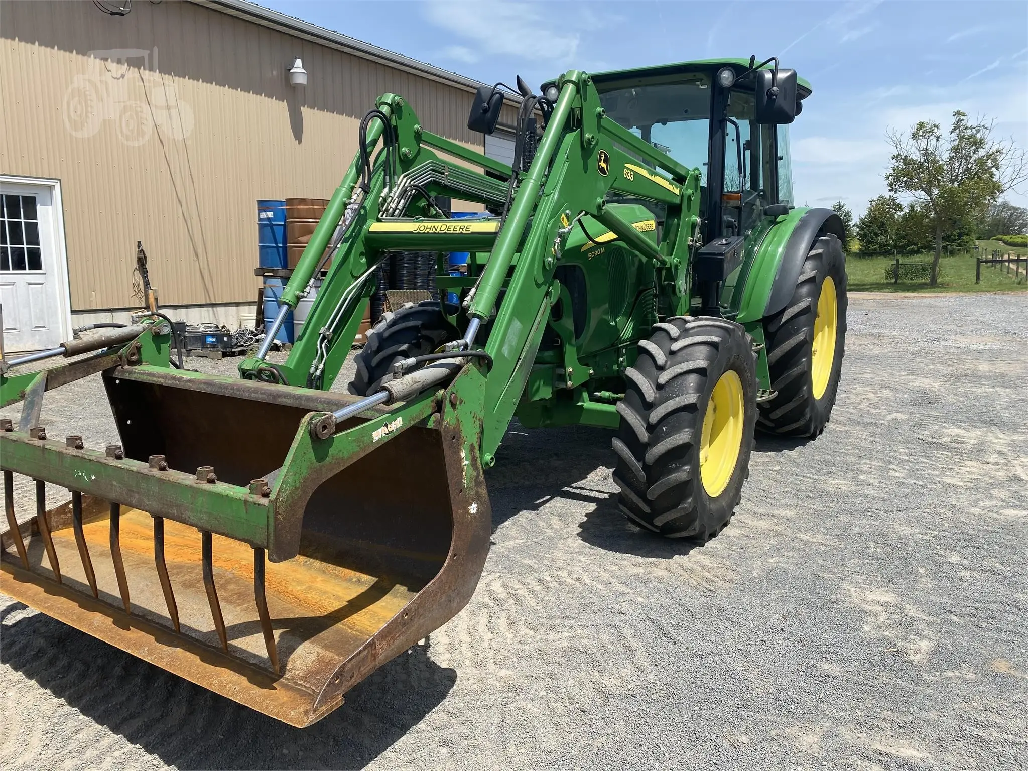 2010 JOHN DEERE 5090M