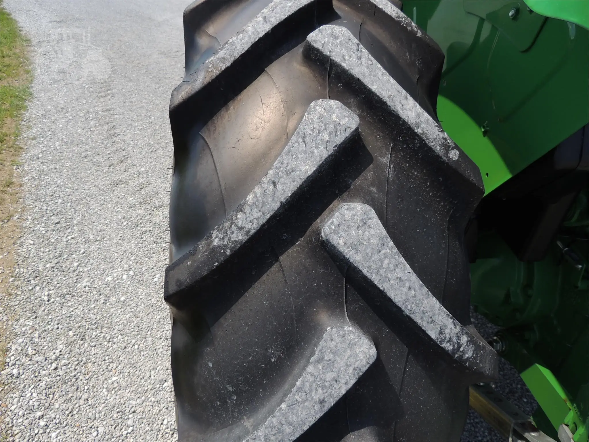 2018 JOHN DEERE 5065E tractor