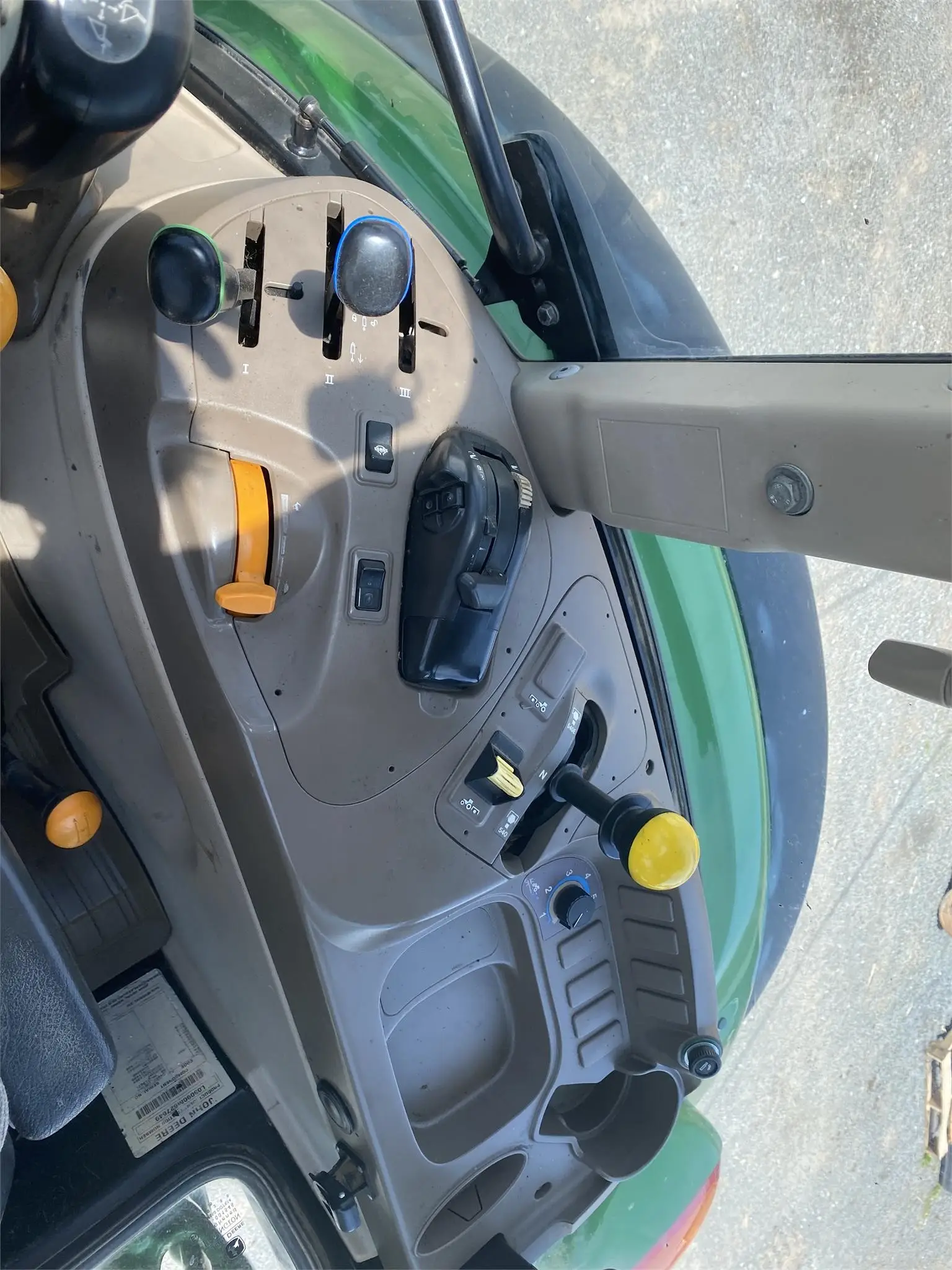 2010 JOHN DEERE 5090M