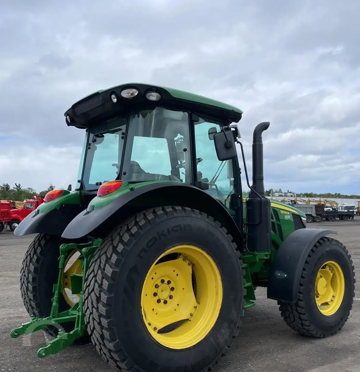 2018 JOHN DEERE 5090R Tractor