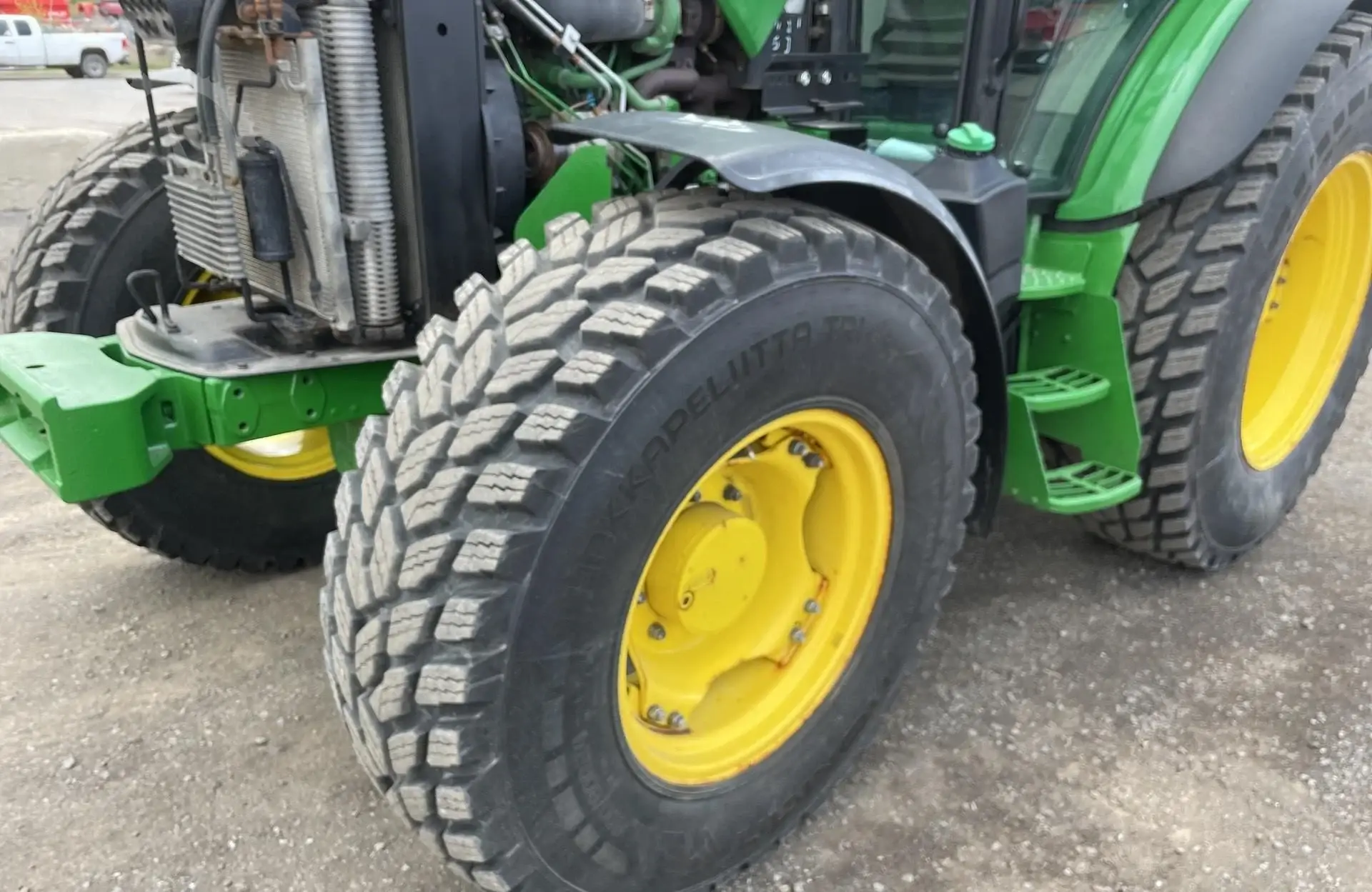 2018 JOHN DEERE 5090R Tractor
