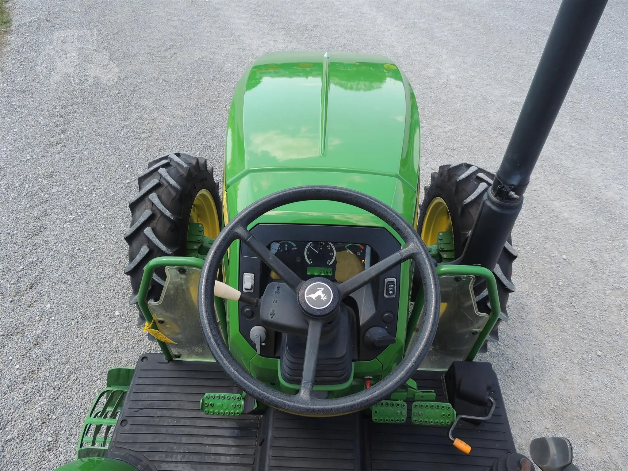 2018 JOHN DEERE 5065E tractor