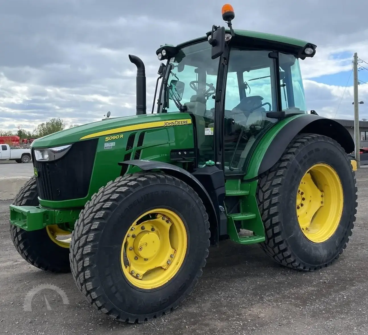 2018 JOHN DEERE 5090R Tractor