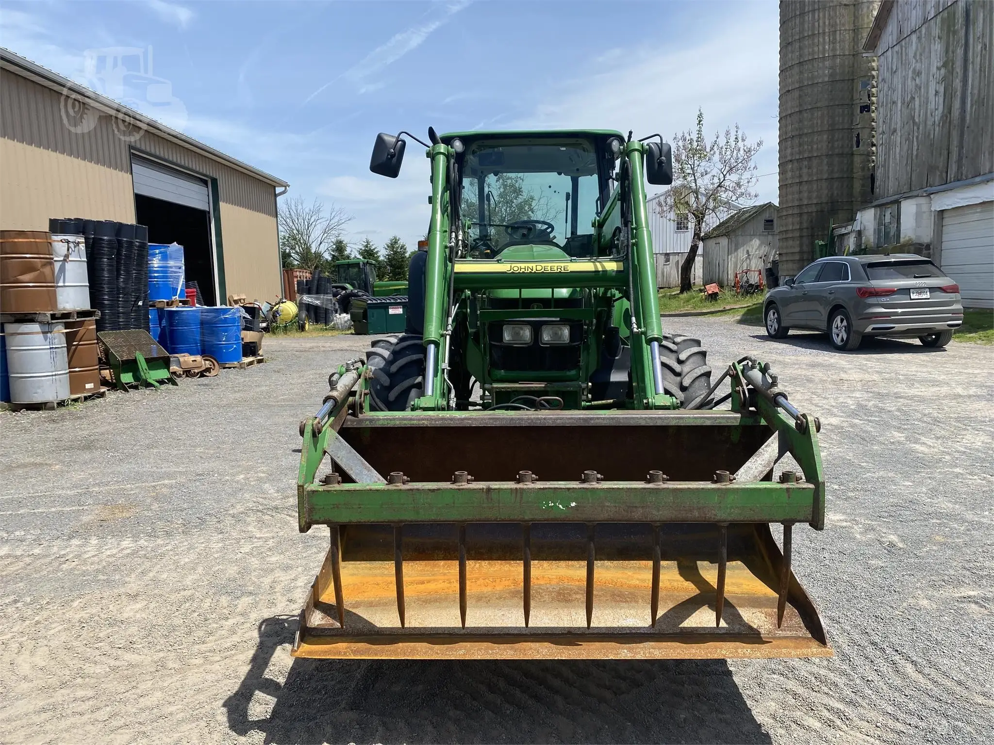 2010 JOHN DEERE 5090M