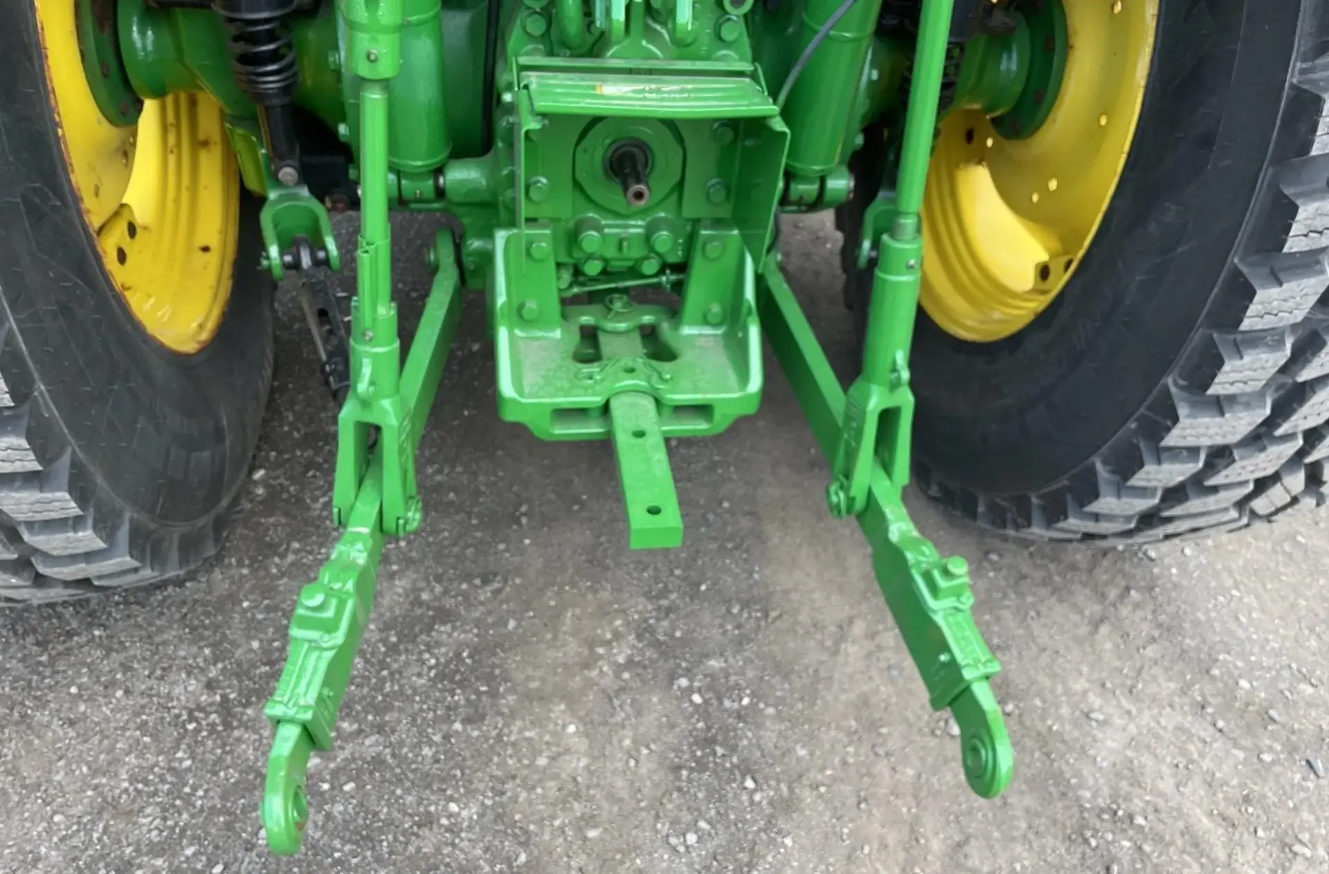 2018 JOHN DEERE 5090R Tractor