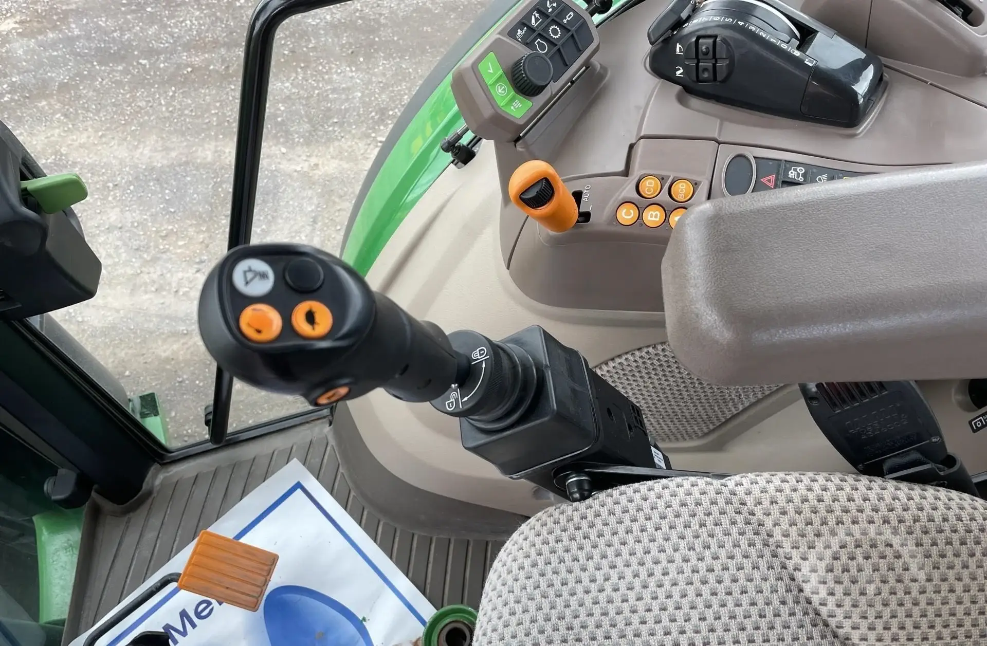 2018 JOHN DEERE 5090R Tractor