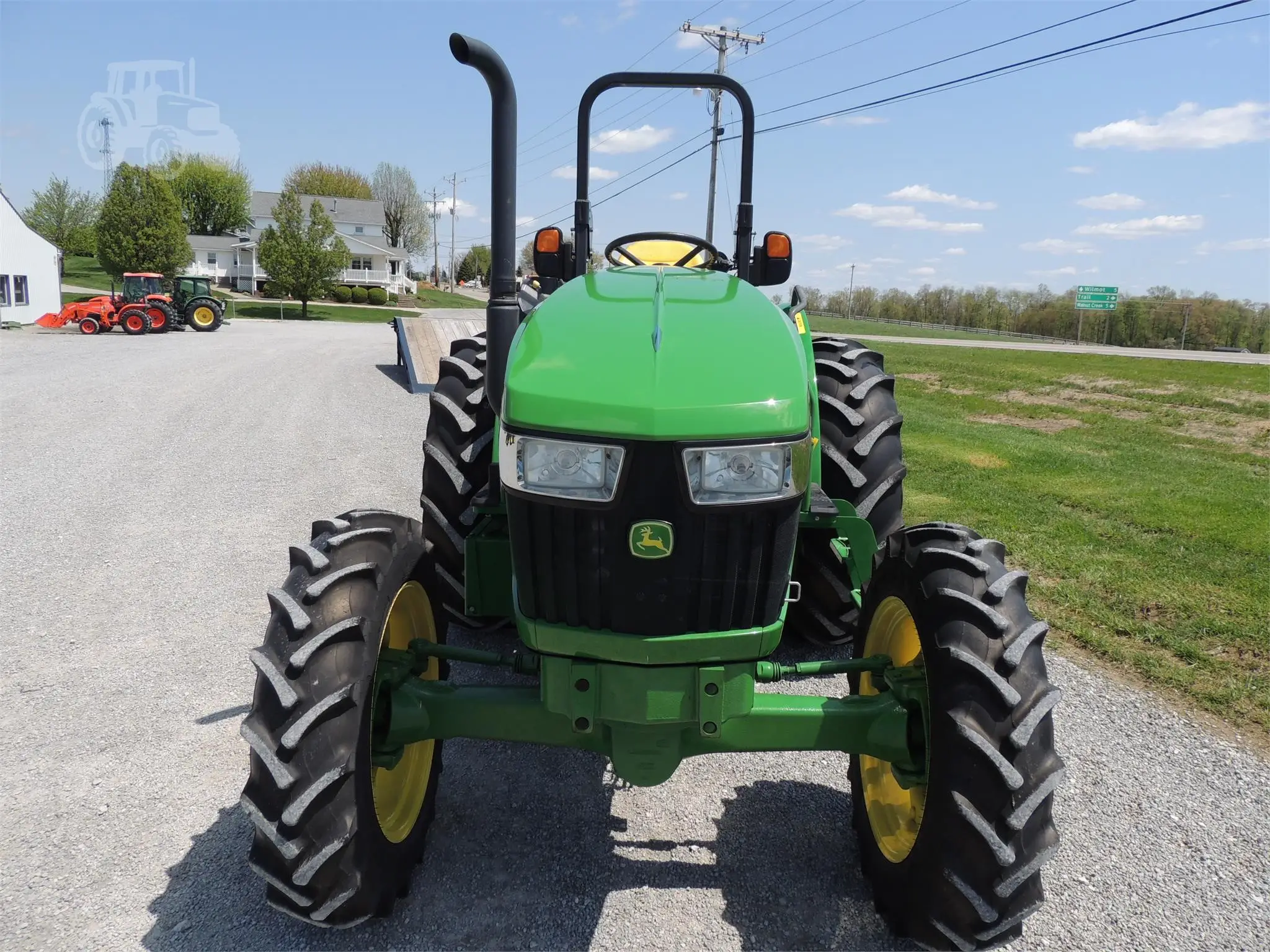 2018 JOHN DEERE 5065E tractor