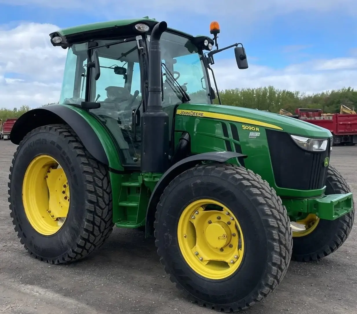 2018 JOHN DEERE 5090R Tractor