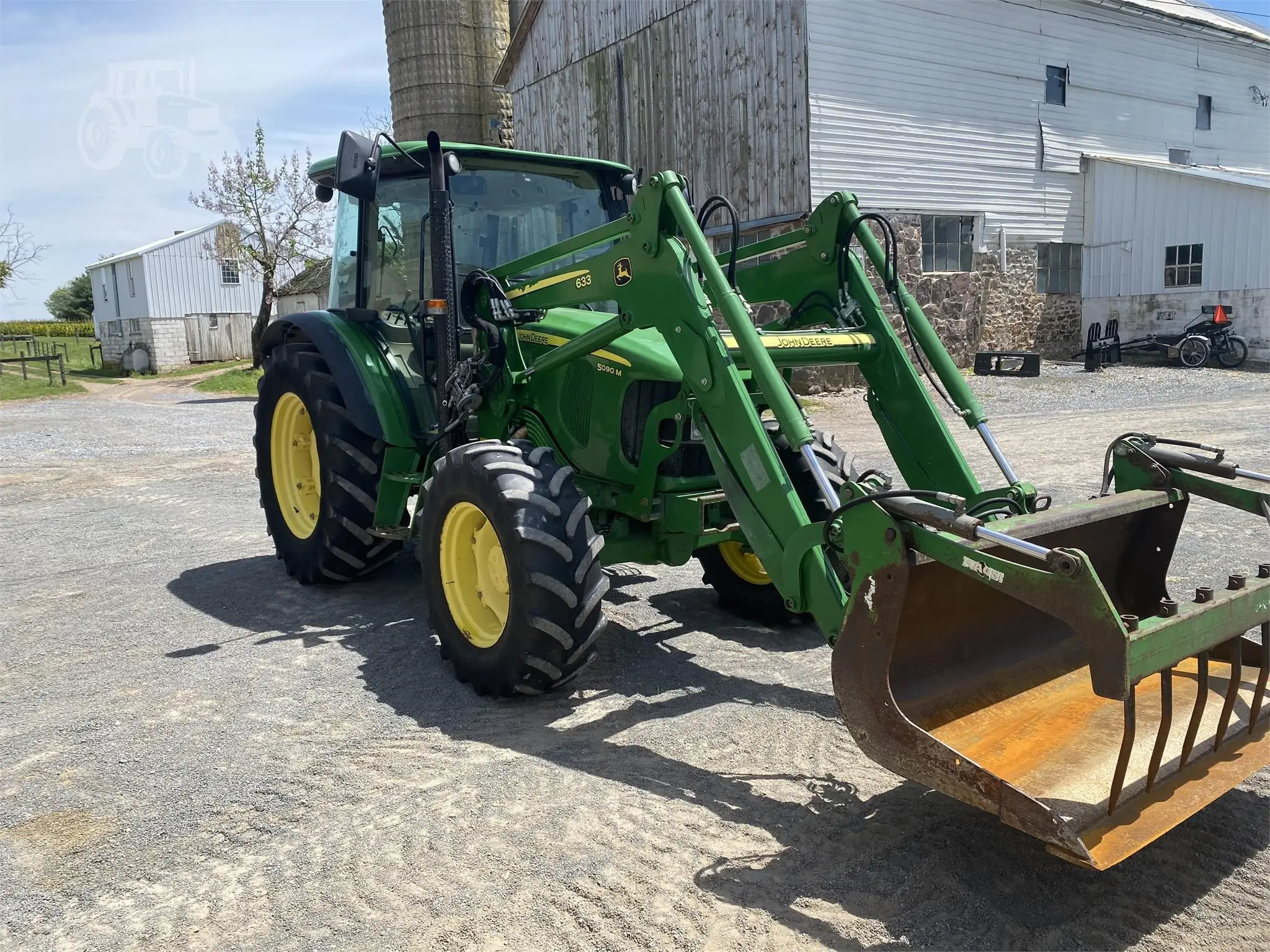 2010 JOHN DEERE 5090M