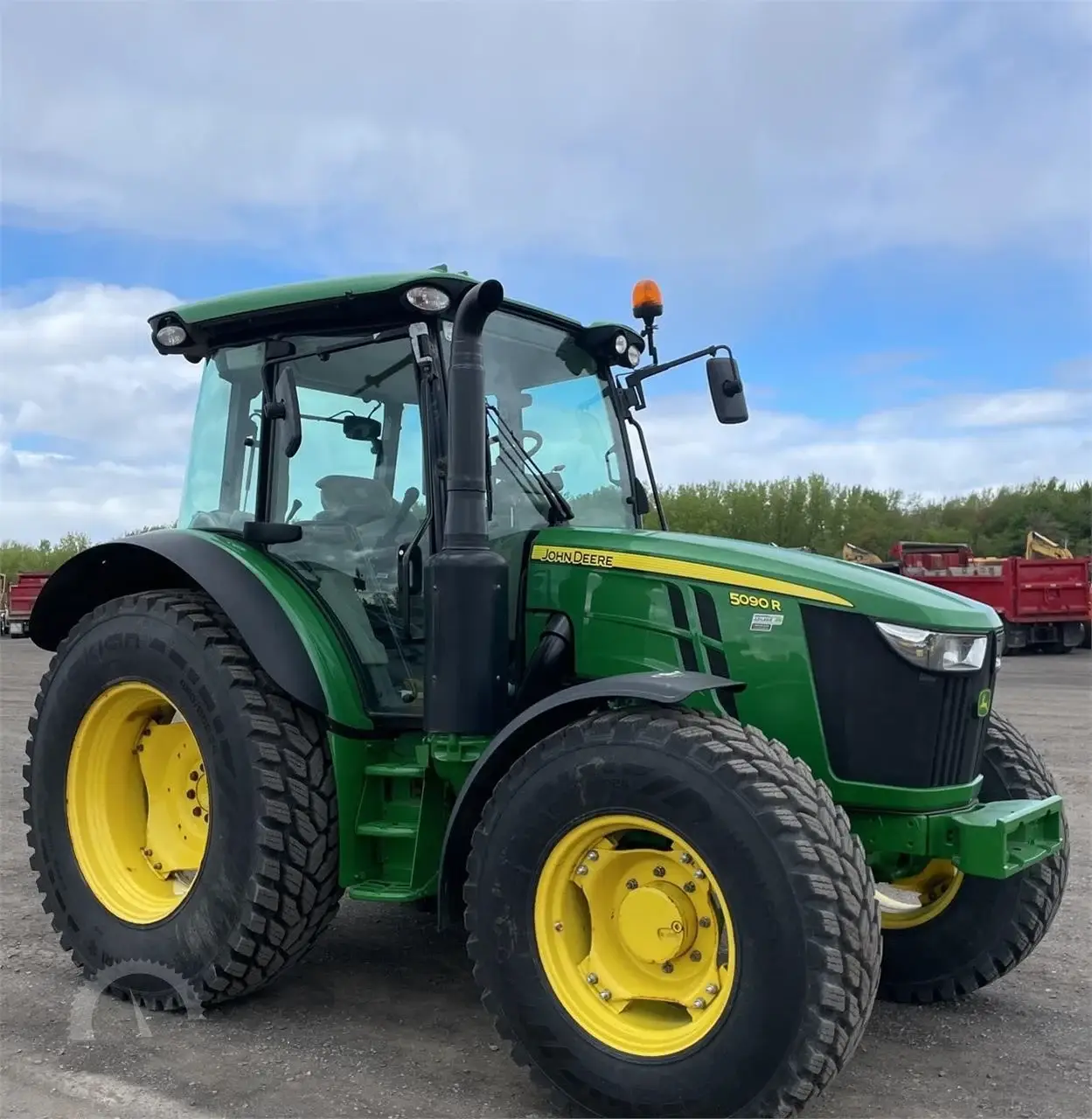 2018 JOHN DEERE 5090R Tractor
