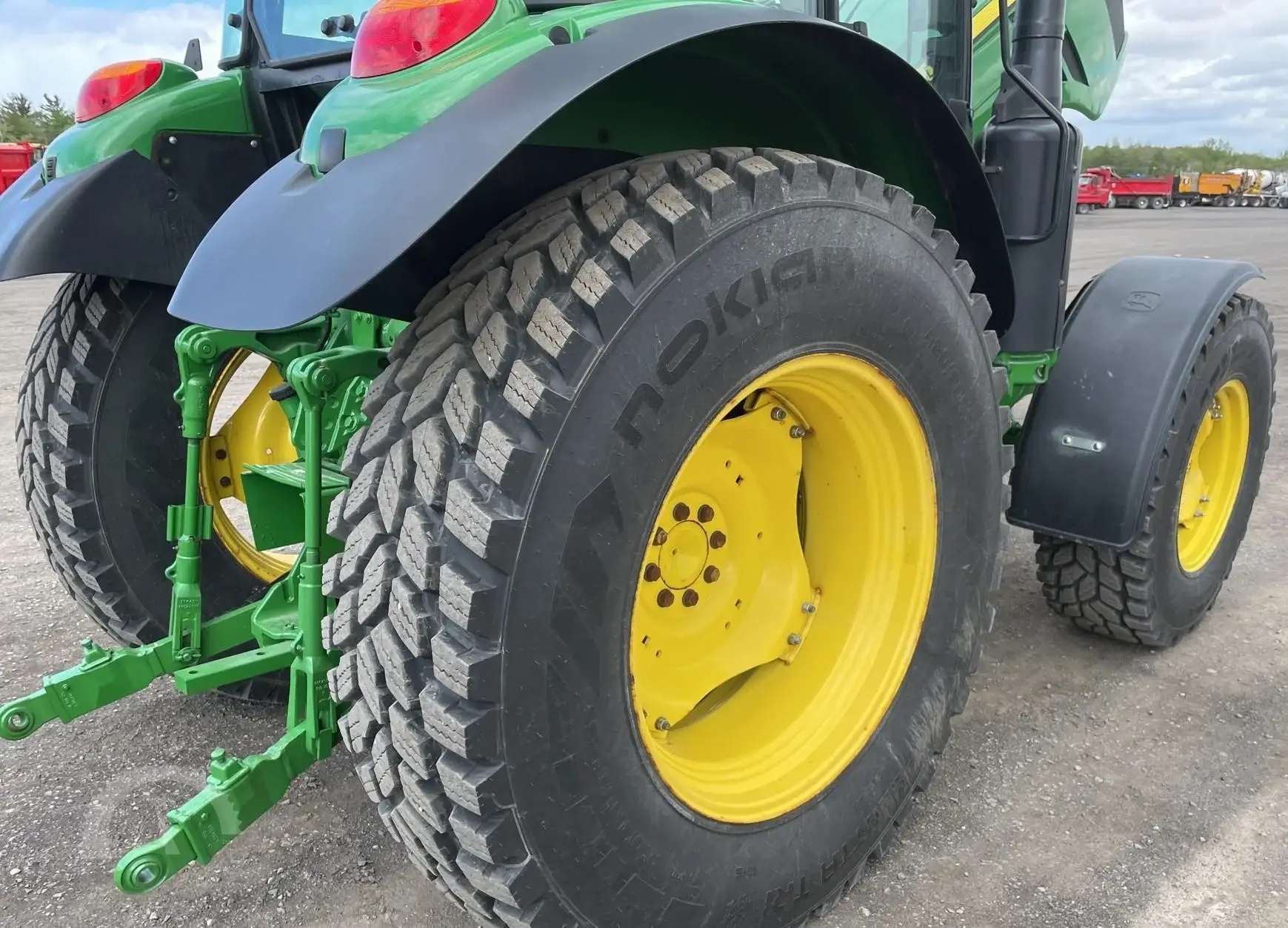 2018 JOHN DEERE 5090R Tractor