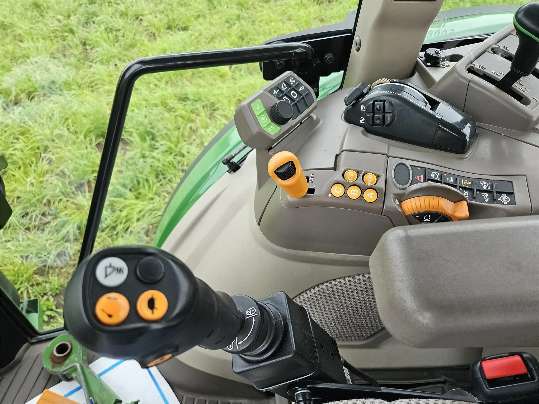 2018 JOHN DEERE 5090R Tractor