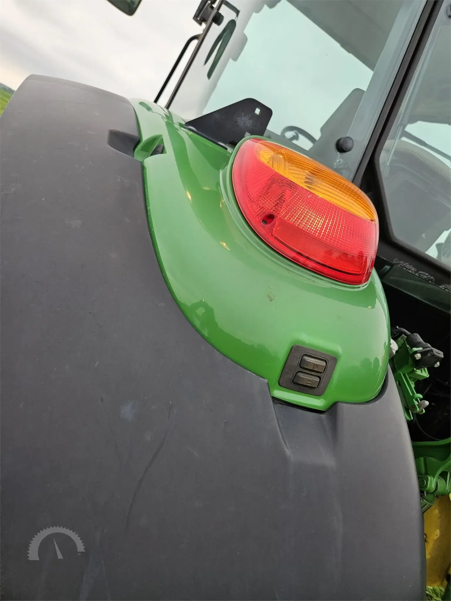 2018 JOHN DEERE 5090R Tractor