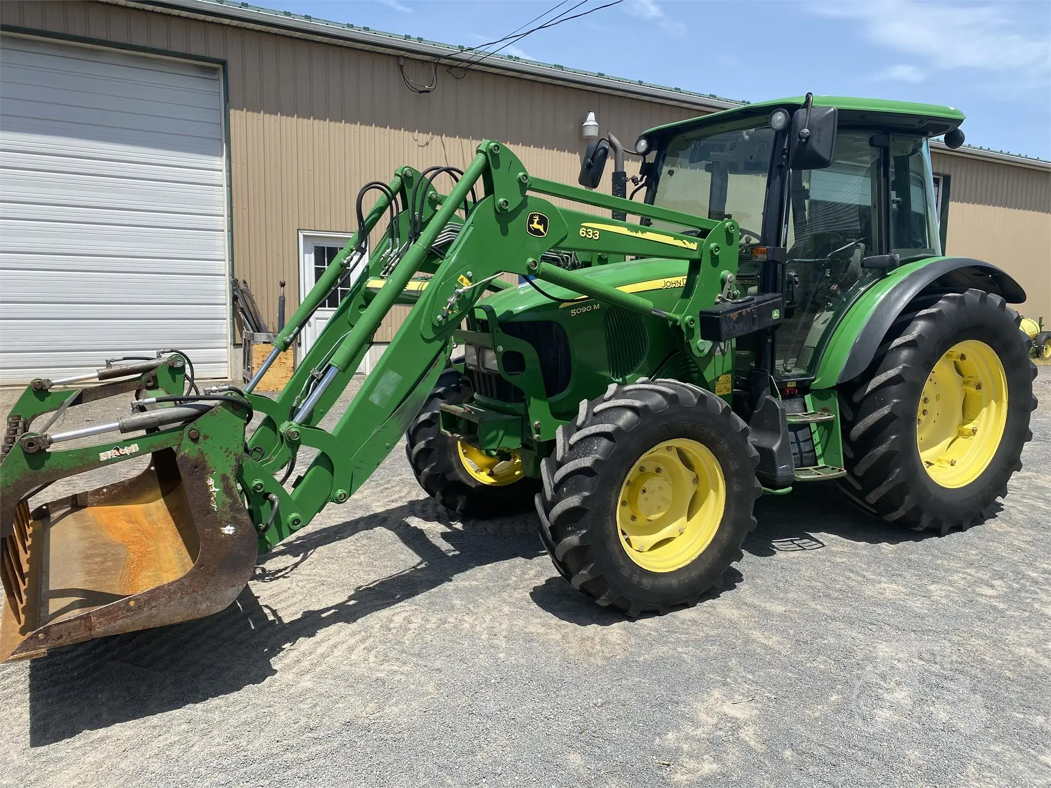 2010 JOHN DEERE 5090M