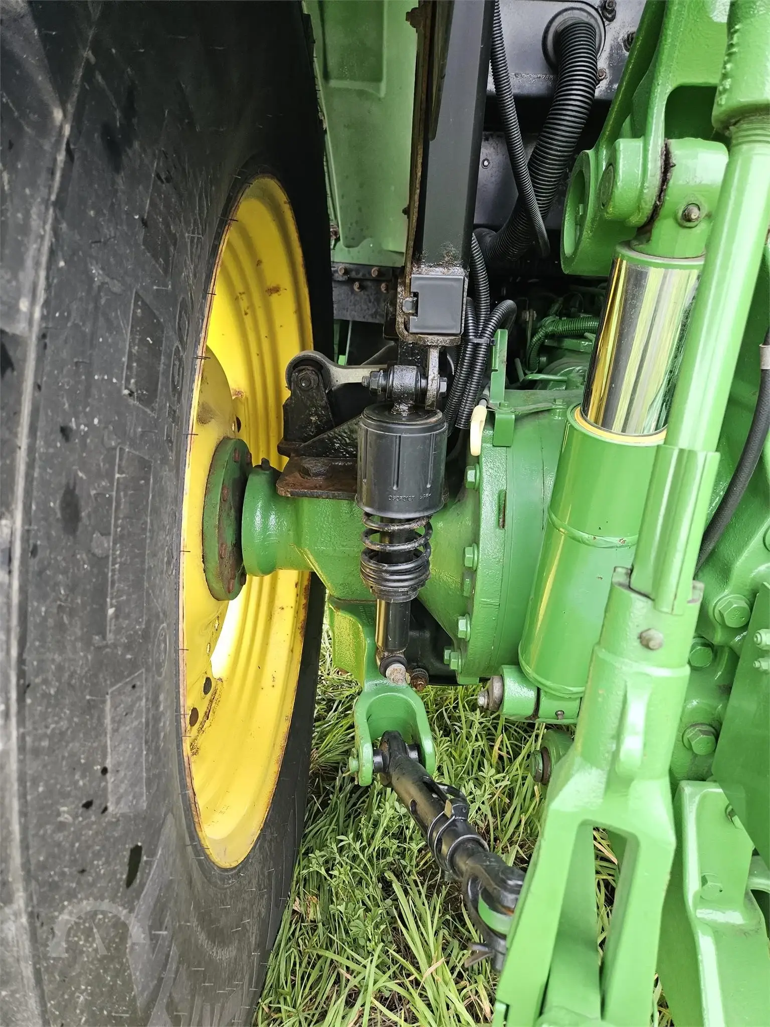 2018 JOHN DEERE 5090R Tractor