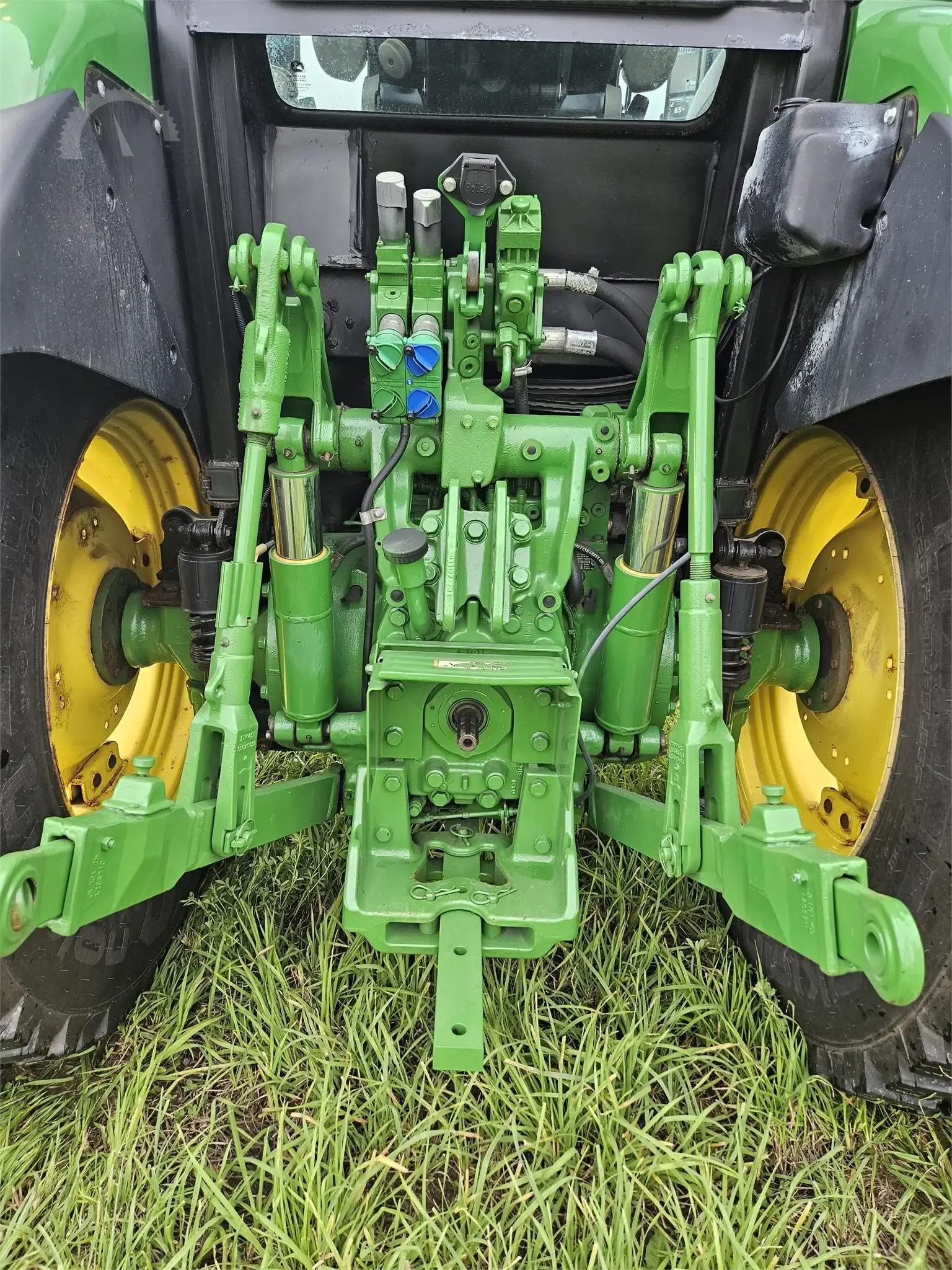 2018 JOHN DEERE 5090R Tractor