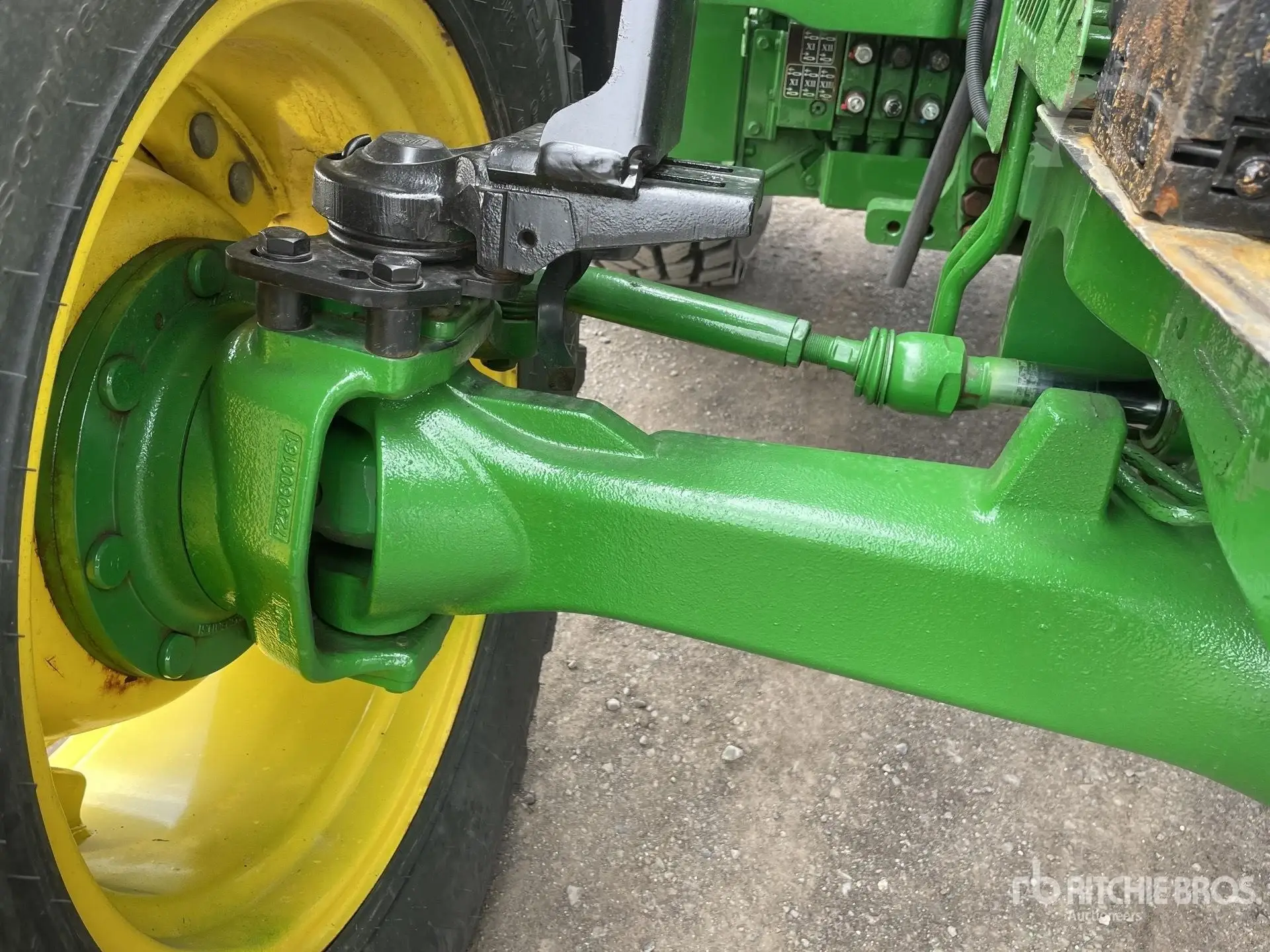 2018 JOHN DEERE 5090R Tractor