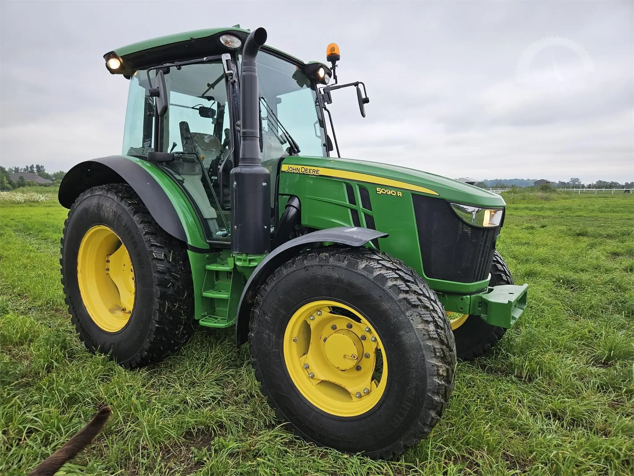 2018 JOHN DEERE 5090R Tractor