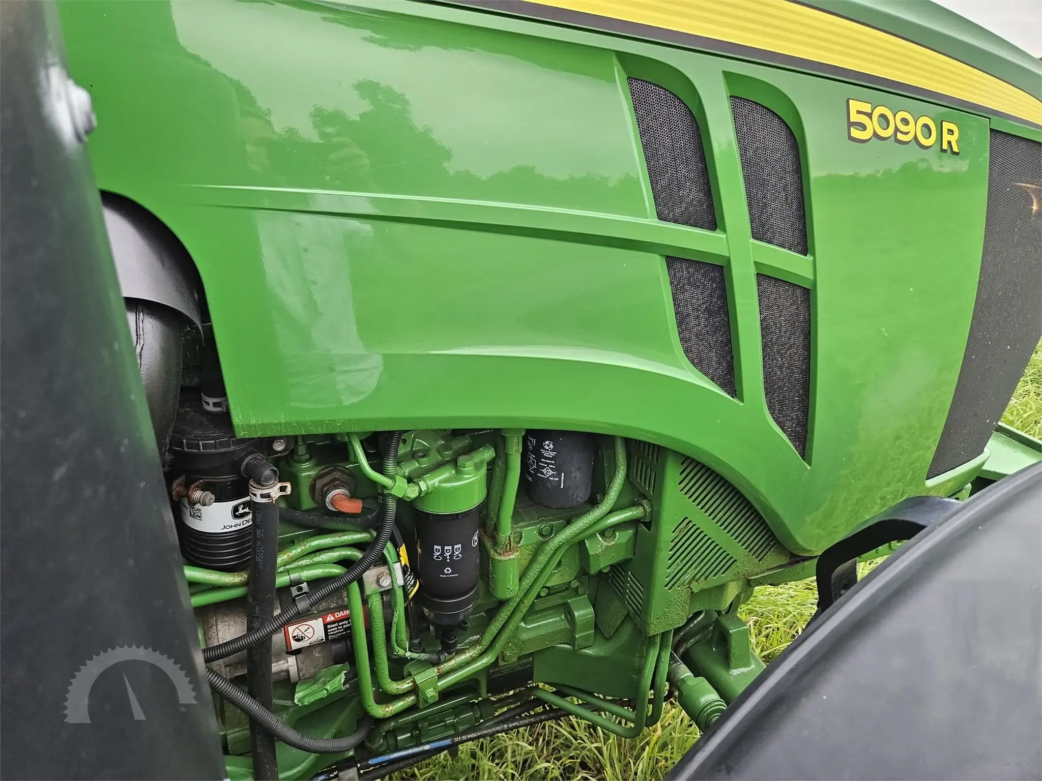 2018 JOHN DEERE 5090R Tractor