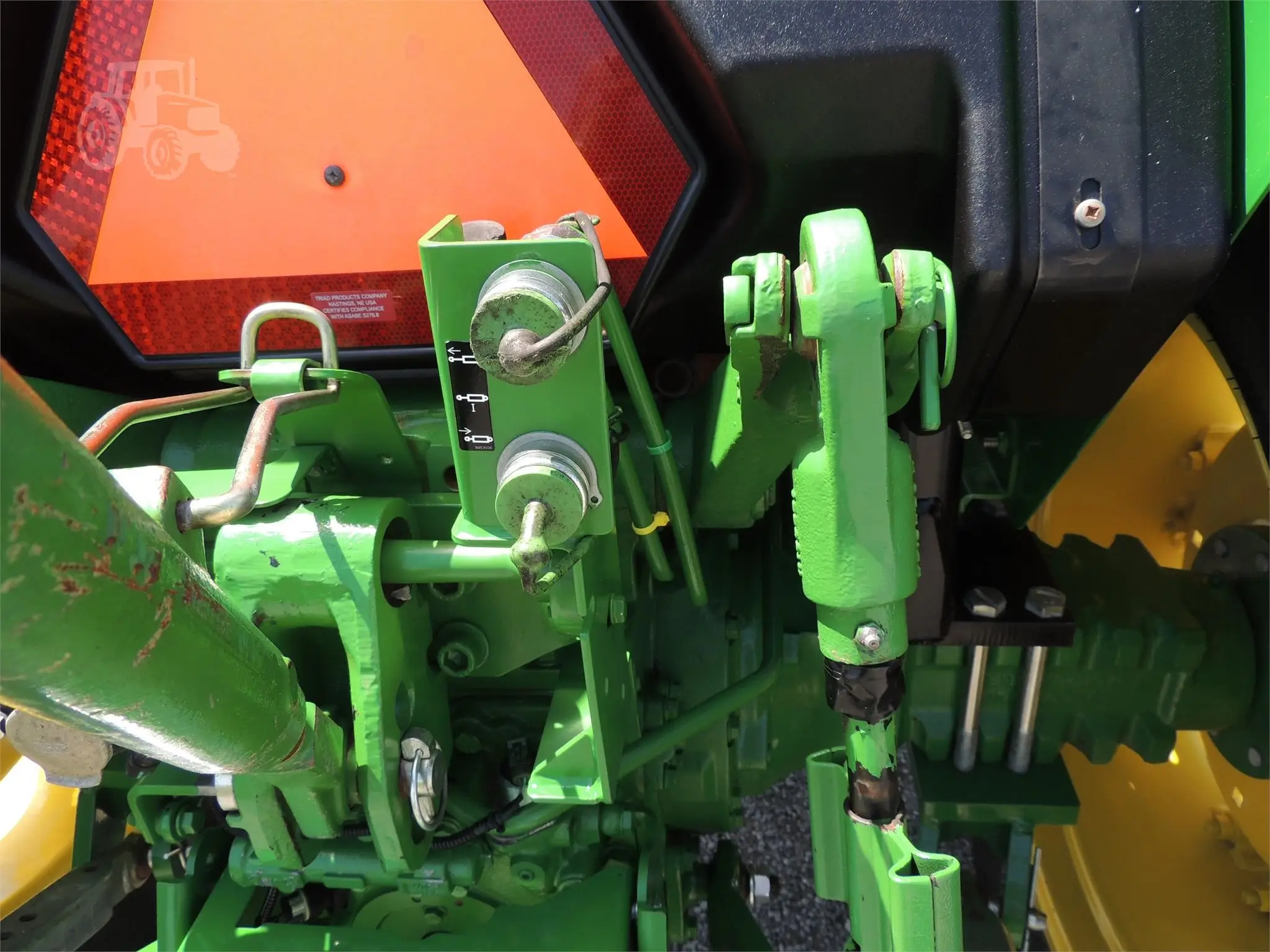 2018 JOHN DEERE 5065E tractor