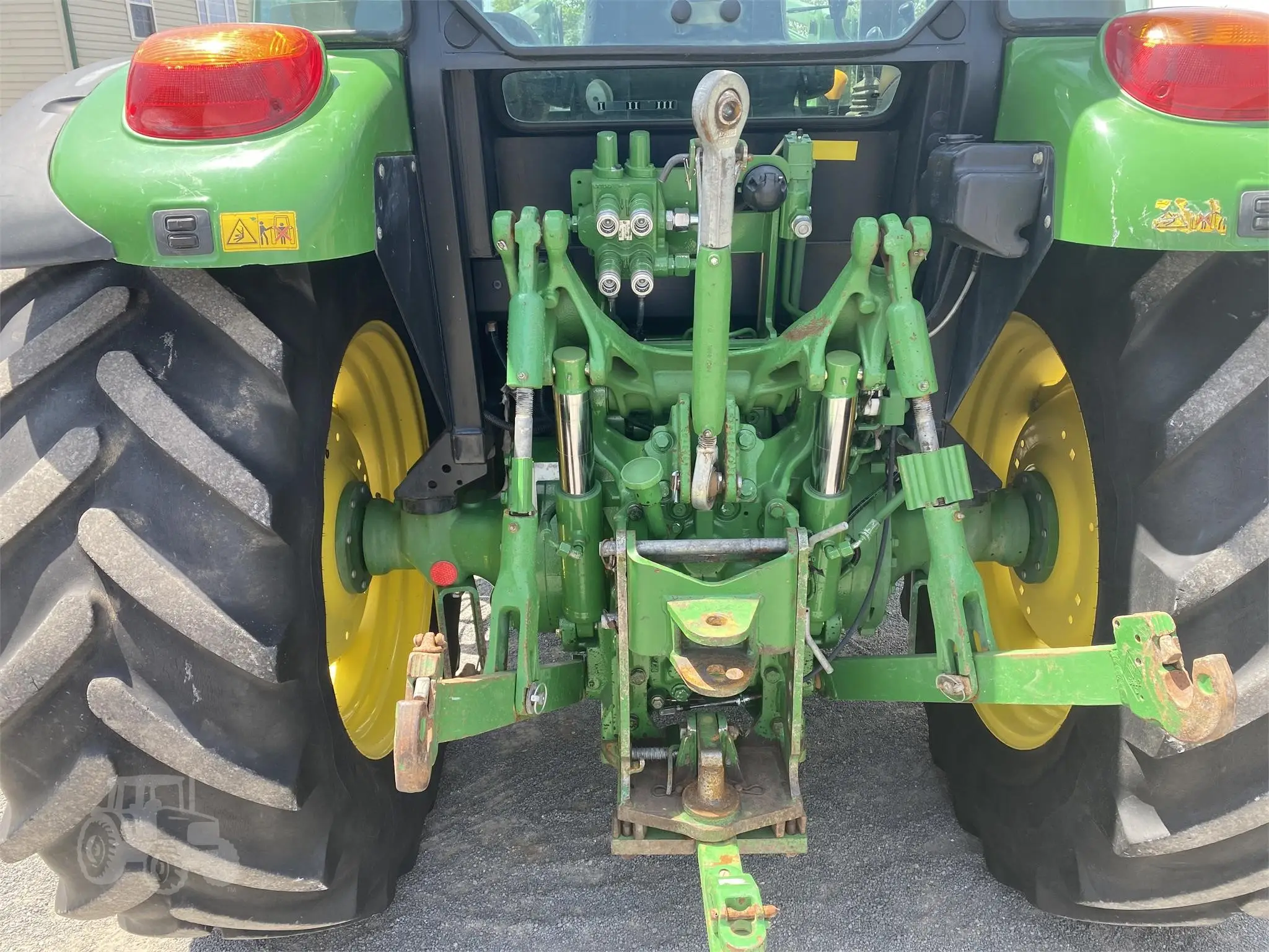2010 JOHN DEERE 5090M